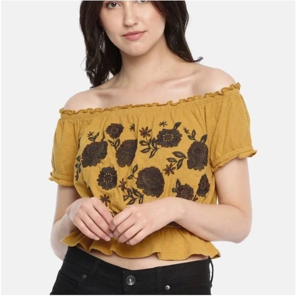 American Eagle Crop Top Yellow Embroidered Off Shoulder Cottagecore Boho Size XS - Picture 4 of 7